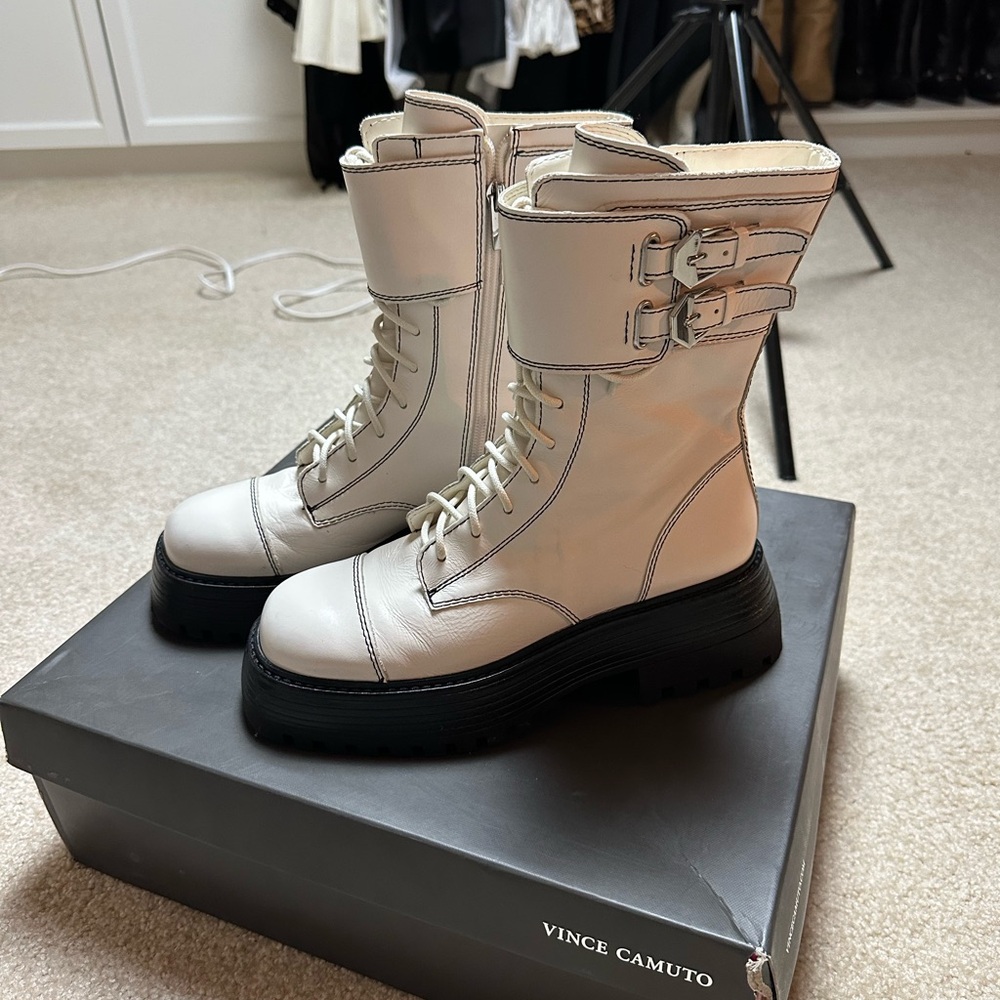 NWT Vince Camuto Monchia Women's Coconut Cream Combat Boots